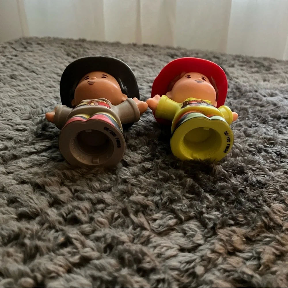 Fisher-Price Little People Helping‎ Others Fire Truck COMPLETE *WORKS*